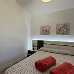A1 - En La Carihuela, 2 Dormitorios, Wifi, A 100 Metros De La Playa