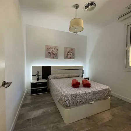 شقة A1 - Ground-floor 2-bedroom With Free Private Parking - 100 M From La Carihuela