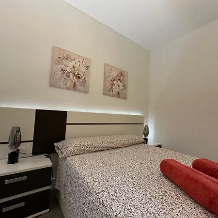 A1 - Ground-floor 2-bedroom With Free Private Parking - 100 M From La Carihuela توريمولينوس