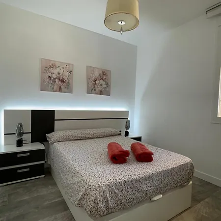 A1 - Ground-floor 2-bedroom With Free Private Parking - 100 M From La Carihuela شقة *