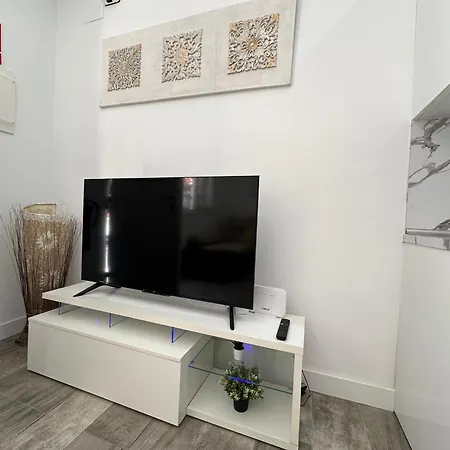 A1 - En La Carihuela, 2 Dormitorios, Wifi, A 100 Metros De La Playa * Torremolinos