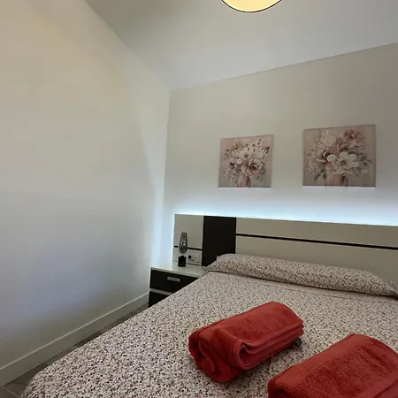 A1 - En La Carihuela, 2 Dormitorios, Wifi, A 100 Metros De La Playa