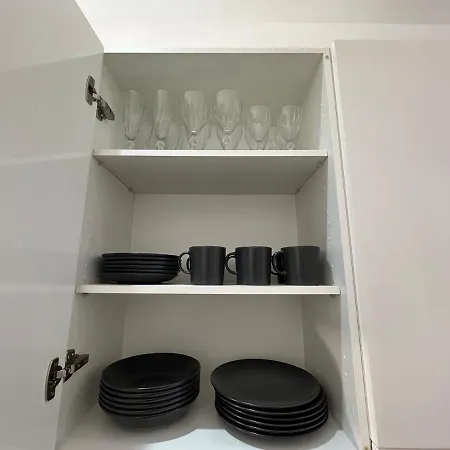 شقة A1 - Ground-floor 2-bedroom With Free Private Parking - 100 M From La Carihuela *