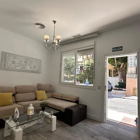 شقة A1 - Ground-floor 2-bedroom With Free Private Parking - 100 M From La Carihuela توريمولينوس