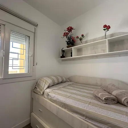 شقة A1 - Ground-floor 2-bedroom With Free Private Parking - 100 M From La Carihuela توريمولينوس