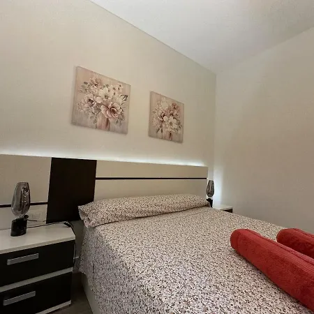 A1 - Ground-floor 2-bedroom With Free Private Parking - 100 M From La Carihuela شقة توريمولينوس