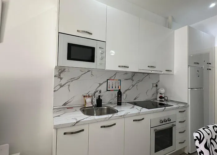 A1 - En La Carihuela, 2 Dormitorios, Wifi, A 100 Metros De La Playa Lejlighed