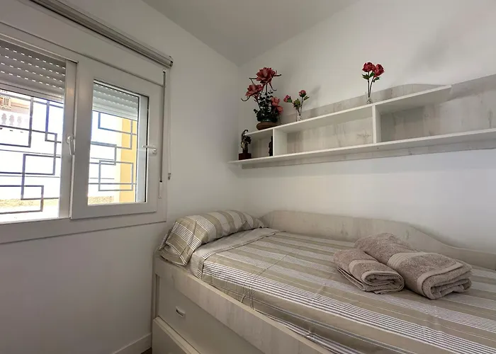 A1 - En La Carihuela, 2 Dormitorios, Wifi, A 100 Metros De La Playa Torremolinos