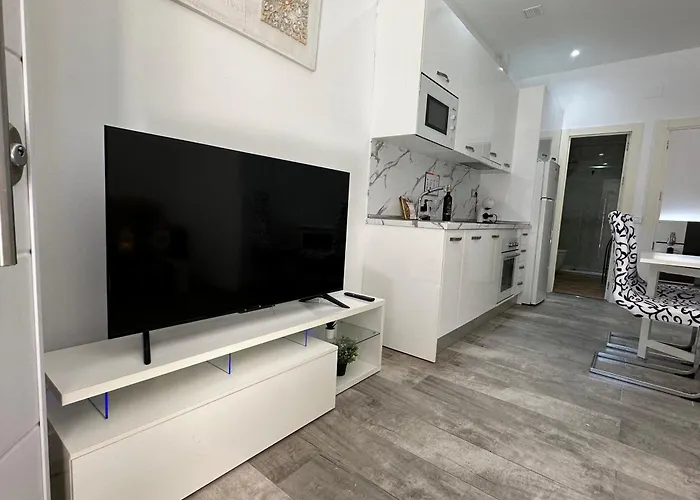 A1 - En La Carihuela, 2 Dormitorios, Wifi, A 100 Metros De La Playa *