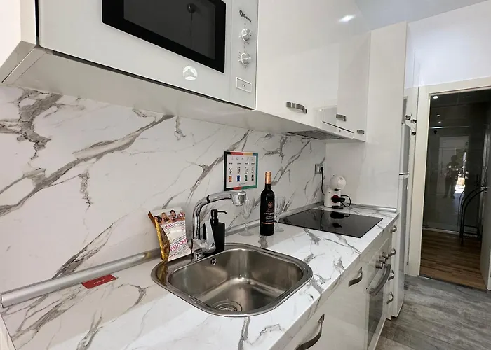 A1 - En La Carihuela, 2 Dormitorios, Wifi, A 100 Metros De La Playa * Torremolinos