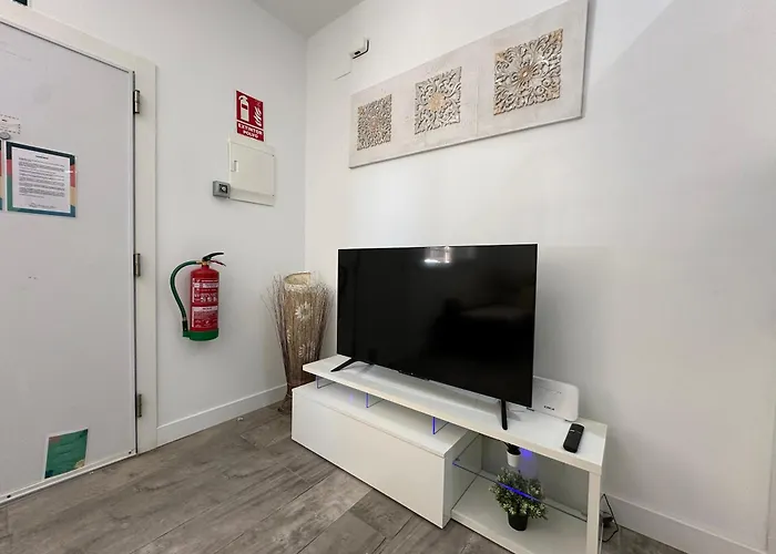 A1 - En La Carihuela, 2 Dormitorios, Wifi, A 100 Metros De La Playa