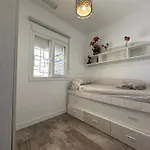 A1 - En La Carihuela, 2 Dormitorios, Wifi, A 100 Metros De La Playa Torremolinos