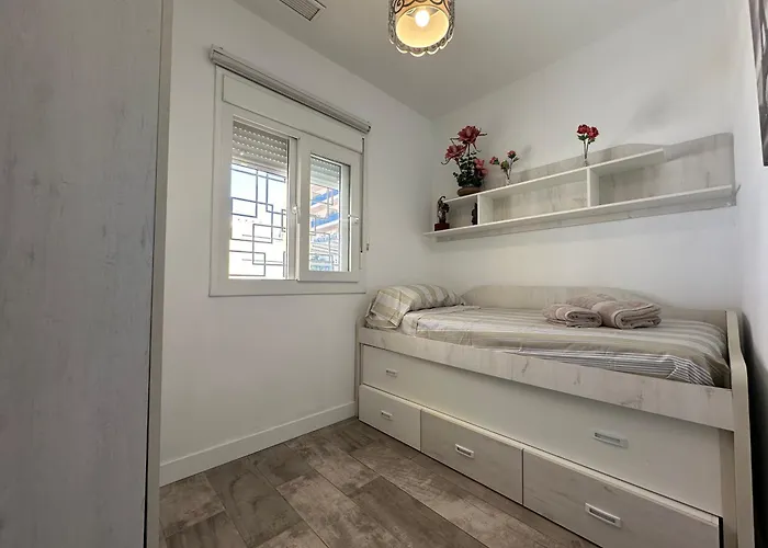 A1 - En La Carihuela, 2 Dormitorios, Wifi, A 100 Metros De La Playa Torremolinos