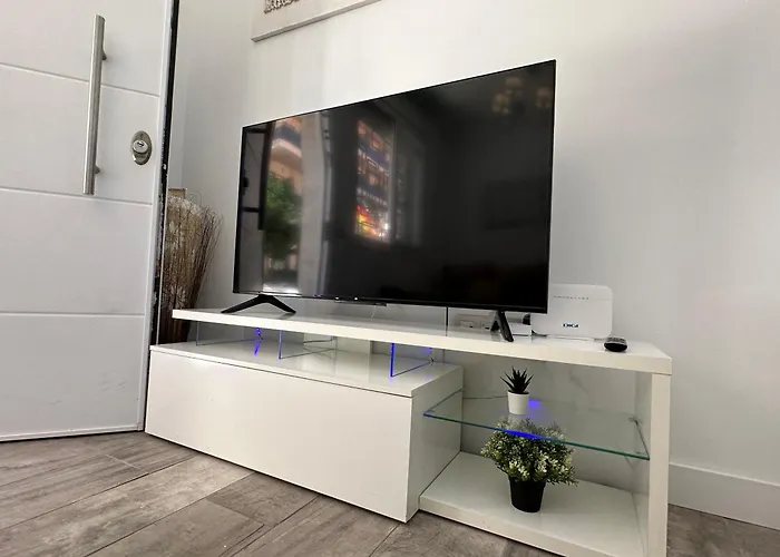 A1 - En La Carihuela, 2 Dormitorios, Wifi, A 100 Metros De La Playa